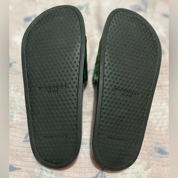 Givenchy slides in deep green ๐ - Picture 3 of 3